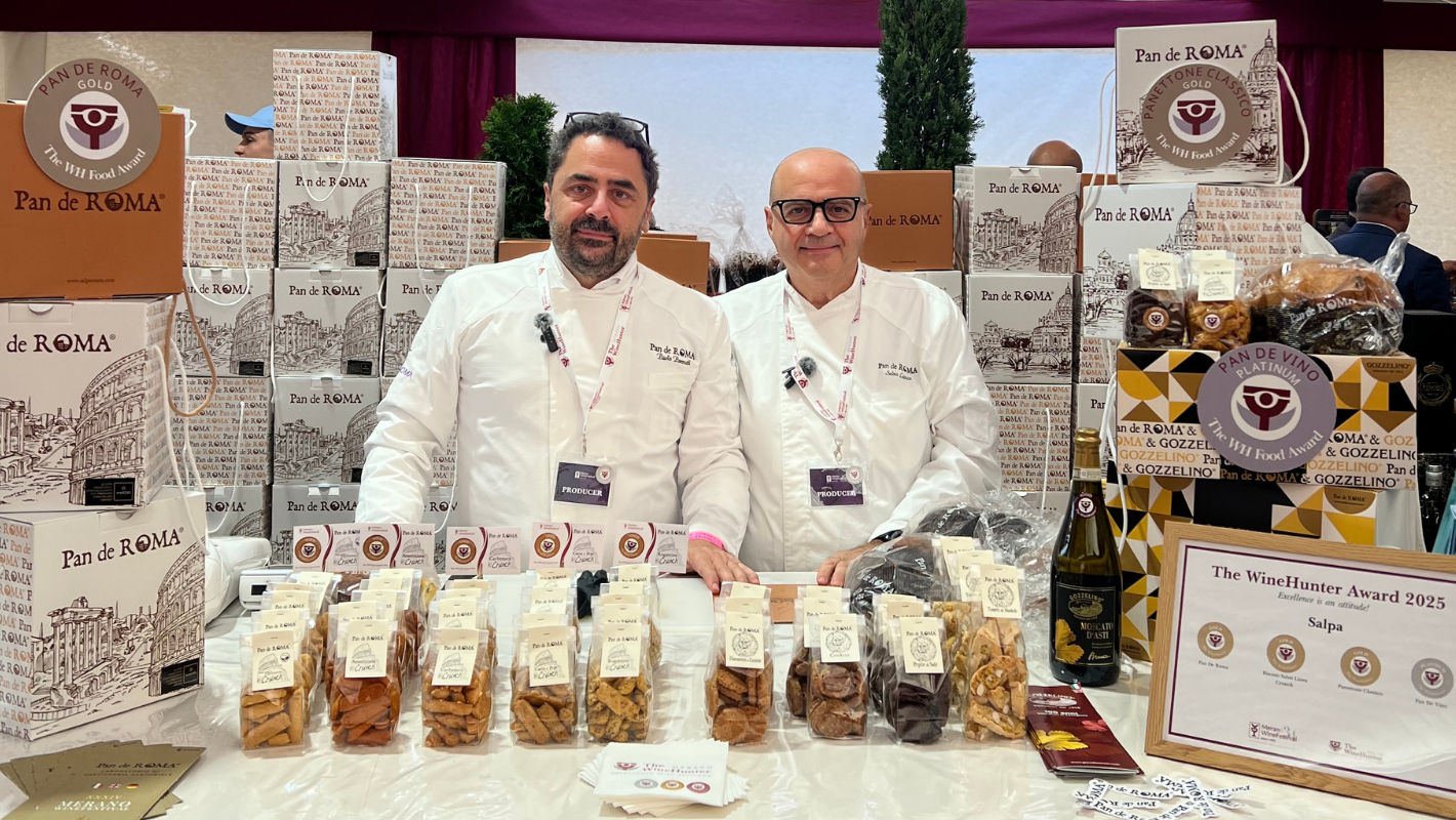 Paolo Pannuti e Salvo Leanza al loro stand del Merano WineFestival